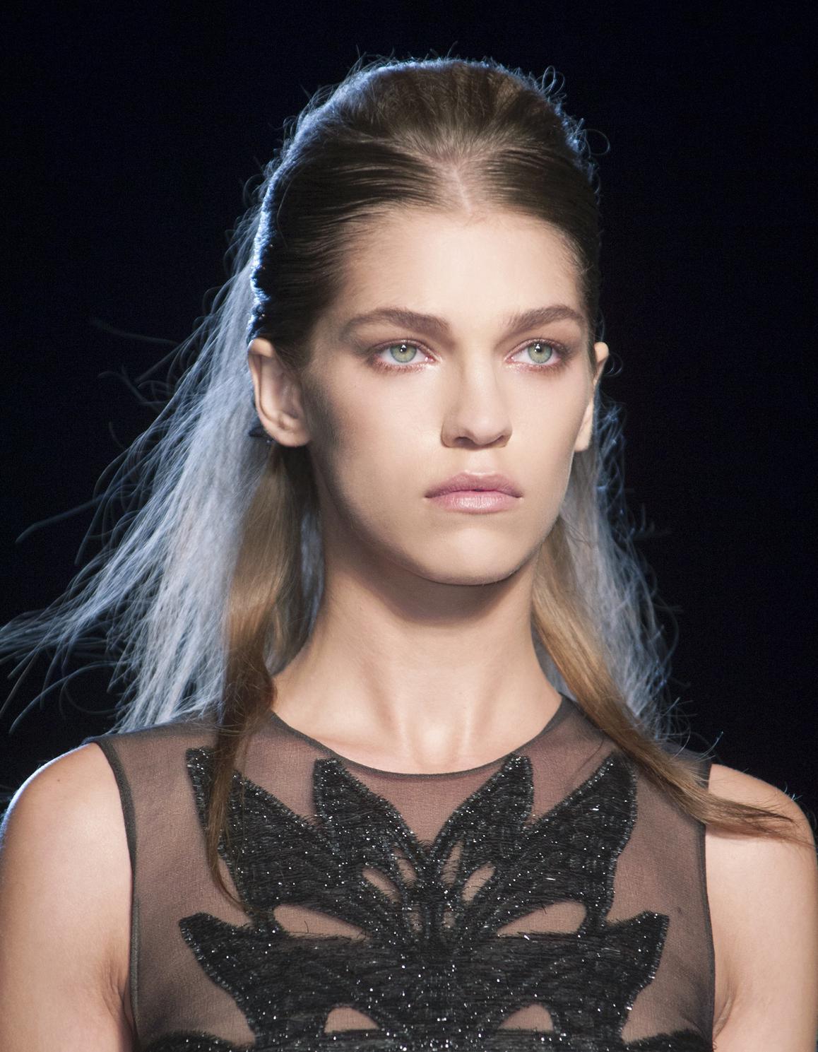 Raie au milieu demie queue La raie au milieu en 20 déclinaisons tendance Elle