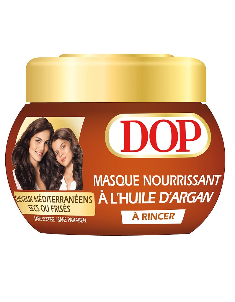 Le masque pour les cheveux du jaune doeuf contre la chute des cheveux