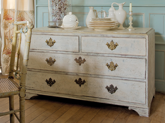 commode ancienne suedoise