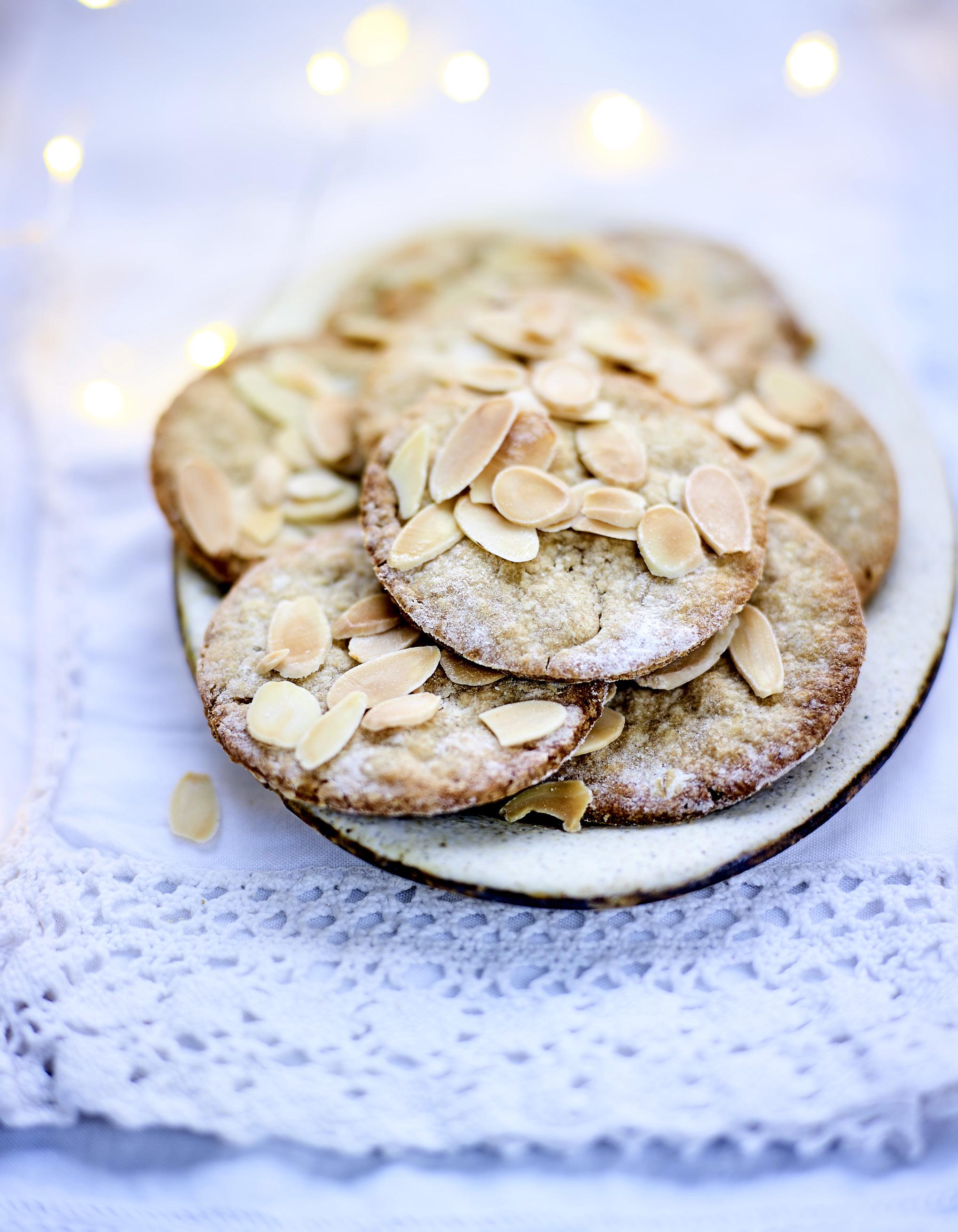 Biscuits aux amandes, flocons d’avoine et farine de lin pour 8 personnes Recettes Elle Biscuits aux amandes, flocons d’avoine et farine de lin pour 8 personnes Recettes Elle