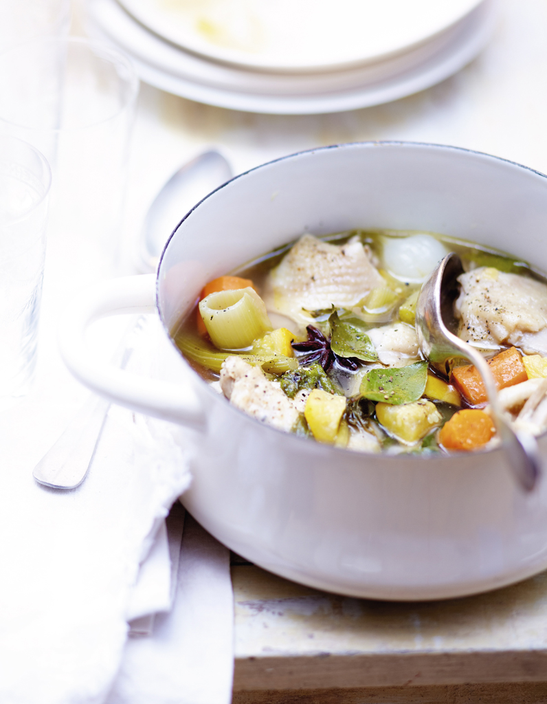 Poulet et légumes au bouillon, sauce aux noix pour 6 personnes