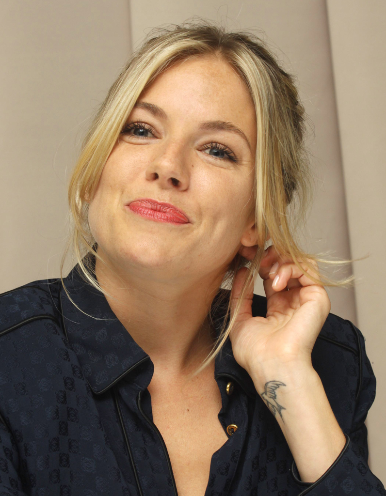 le tatouage de sienna miller tattoo inspirez vous des stars le tatouage de sienna miller tattoo inspirez vous des stars